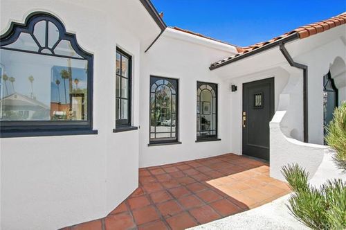 Contemporary Residential Renovation & Custom Kitchen Remodel